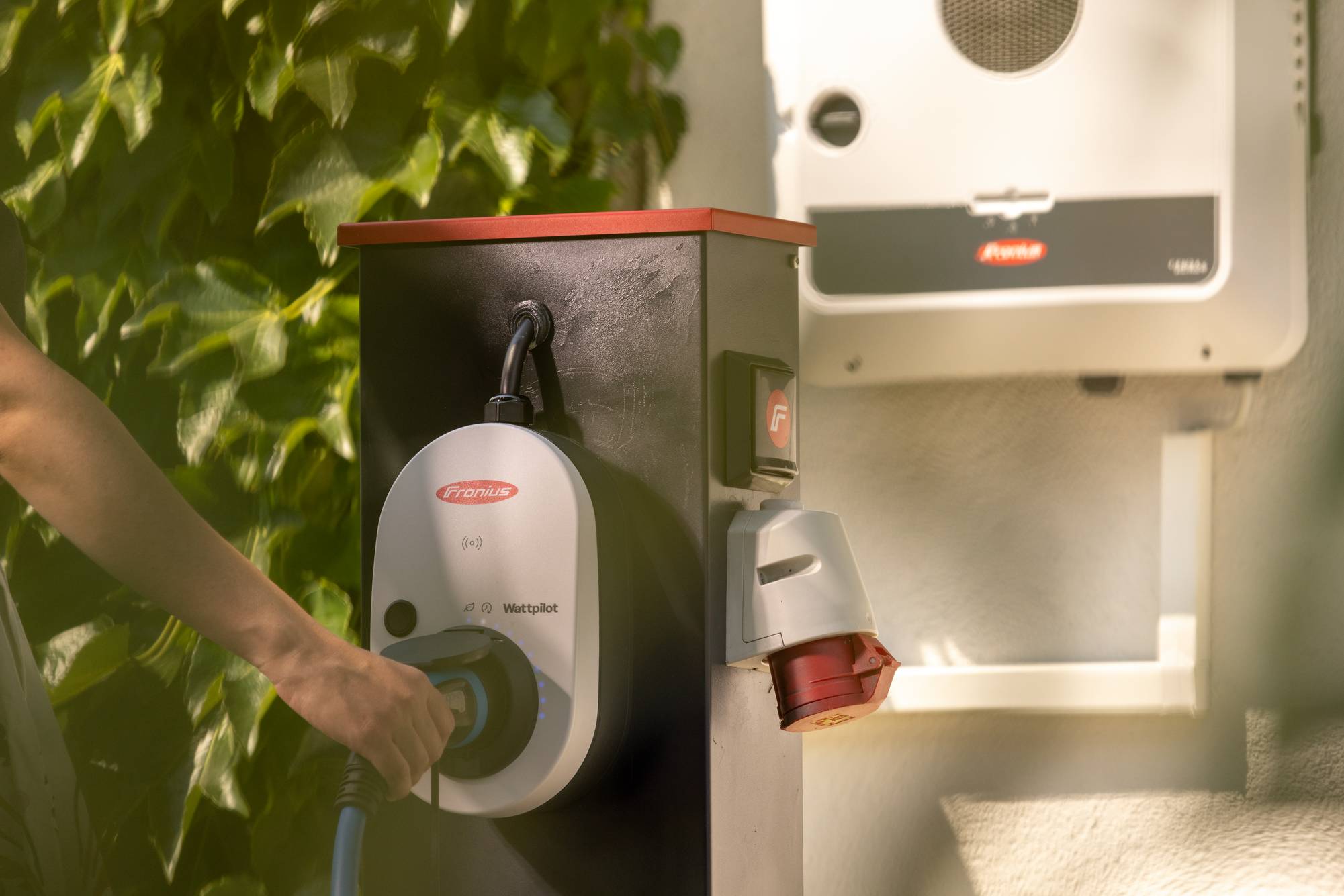 FRONIUS WATTPILOT GO 22 J 22 KW AC ARAÇ ŞARJ İSTASYONU